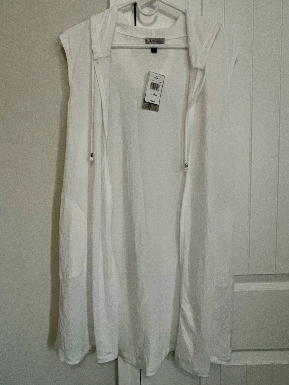 J.Valdi from Belk’s White Hooded Zip Front Sleeveless Cardigan Beach Cover up